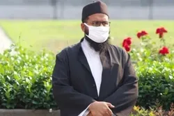 মার্কিন যুক্তরাষ্ট্রের রাজ্যসভায় ইতিহাস গড়লেন মুসলিম ইমাম