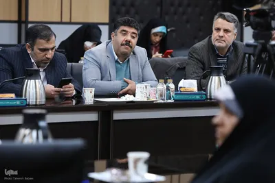 نشست چالش‌های حقوقی و اخلاقی بکارگیری شخص سوم در درمان ناباروری