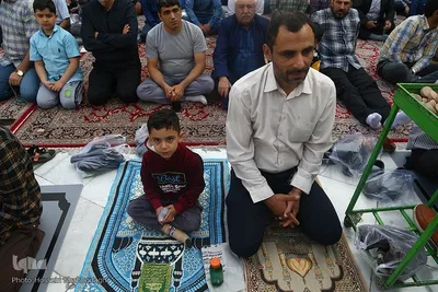 دهه هشتادی‌ و نودی‌ها در نماز عید فطر