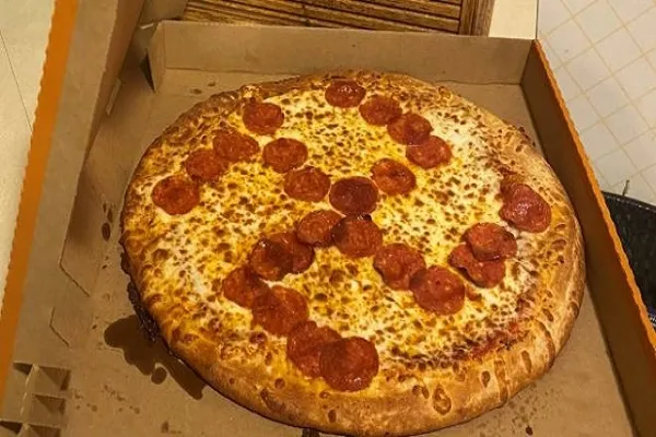 ABD'de pizza sipariş eden çifte gamalı haç sürprizi