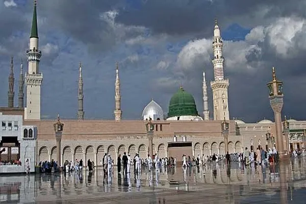 Suudi Arabistan tarihi camilerinin kapasitesini artırıyor
