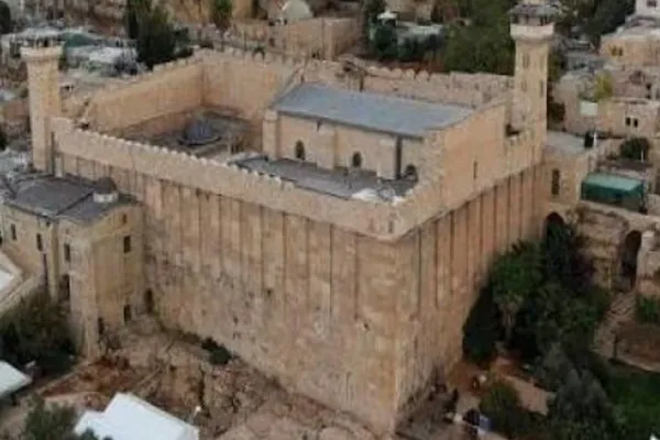 Mise en garde contre l'abolition du droit des Palestiniens à construire à la mosquée Ibrahimi