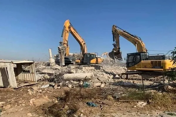 الاحتلال الاسرائيلي يهدم مسجداً في قلقيلية