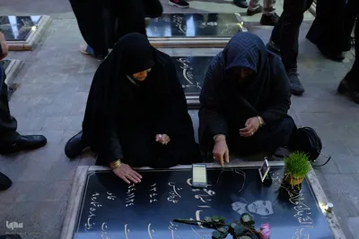 تحویل سال نو در کنار شهدا‎