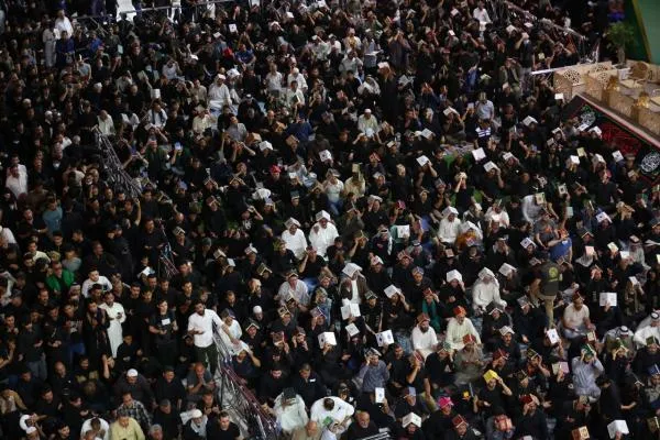 العتبة العلوية...المؤمنون يحيون ليلة القدر في الصحن الشريف