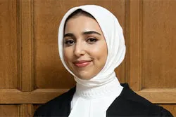 Royaume-Uni : Deux avocates lancent une « toge hijab »