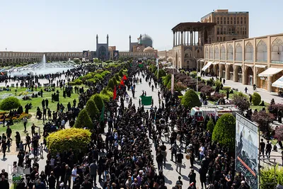 عزدارای ظهر عاشورا در میدان امام(ره) اصفهان
