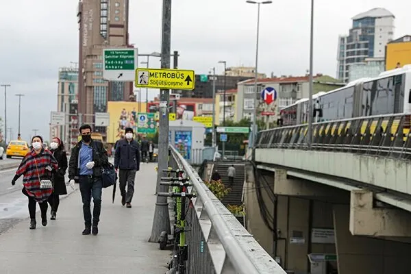Türkiye'de koronavirüs kaynaklı can kaybı 4 bin 563'e yükseldi