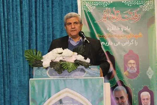 انس با قرآن  را در بطن جامعه نهادینه کنیم