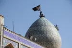 آیین سیاه‌پوشان و تعویض پرچم گنبد حرم حضرت شاهچراغ‌(ع)