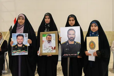 تجدید بیعت دختران و مادران اصفهانی با رهبر انقلاب در گلستان شهدا