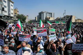 راهپیمایی مردم تهران در اعتراض به اغتشاشات اخیر