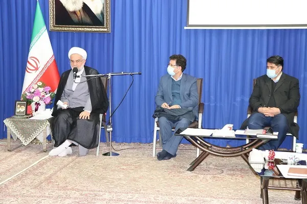 فعالان قرآنی و فرهیختگان آزادانه نظرات خود را بیان کنند