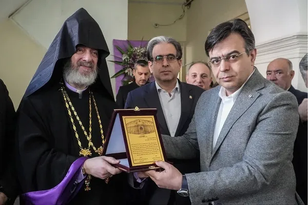 بازدید معاون استاندار آذربایجان شرقی از موزه کلیسای سرکیس مقدس تبریز