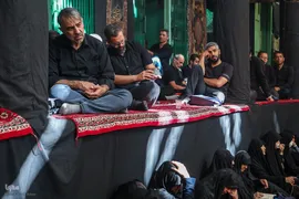 عزاداری چهارمین روزمحرم در تکیه سادات اخوی