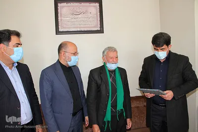 تجلیل استانداریزد از پیشکسوت عکاسی خبری استان یزد‎