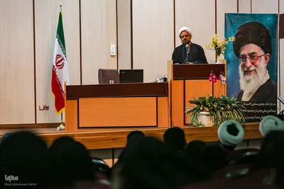 نشست صمیمی تشکل‌های دانشجویی فارس با امام جمعه شیراز
