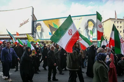 مراسم تشییع پیکر شهدا از میدان انقلاب