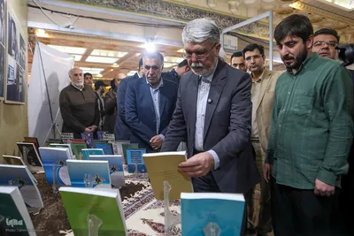 بازدید وزیر فرهنگ و ارشاد از نمایشگاه قرآن