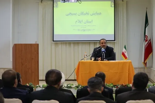 بصیریت‌افزایی راهی برای مقابله با توطئه دشمنان است