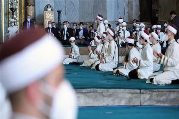 حفل تخريج 136 حافظاً للقرآن في تركيا