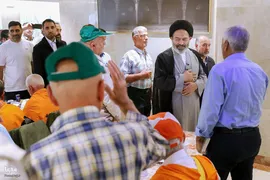 دیدار صمیمی سرپرست حجاج ایرانی با زائران کشورمان درمدینه منوره