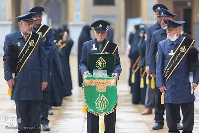 تعویض پرچم حضرت شاهچراغ (ع)