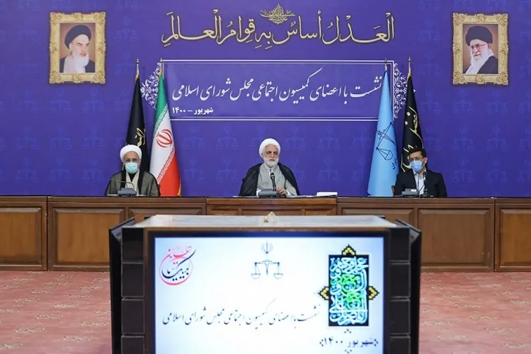 حفظ سرمایه اجتماعی در گرو تکریم مردم و مشارکت دادن آنها در تصمیم گیری‌ها است