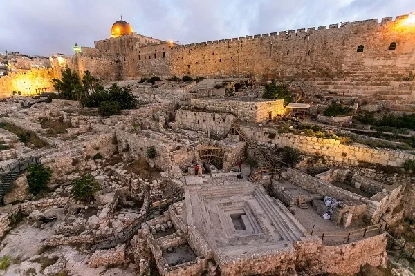 Zionists’ Excavations in Al-Quds: Stealing History, Destroying Islamic Monuments
