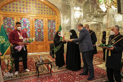 حضور قهرمانان پارالمپیک توکیو ۲۰۲۰ در حرم شاهچراغ(ع)
