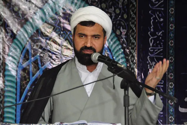 مجلس عزاداری امام حسین(ع) را با مسائل سیاسی آمیخته نکنیم