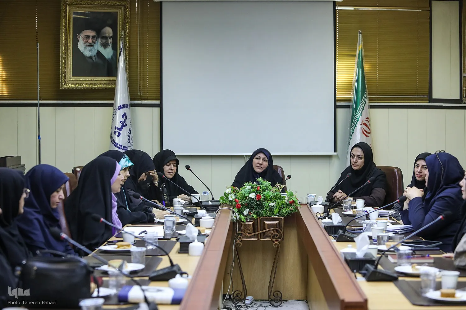 هم‌اندیشی بانوان جهاددانشگاهی برای فعال‌کردن ظرفیت‌ها و ترسیم مسیر پیش‌رو + عکس