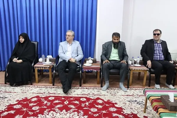 دیدار مدیرکل بهزیستی، دبیر و اعضای انجمن نابینایان مازندران با نماینده ولی فقیه در مازندران