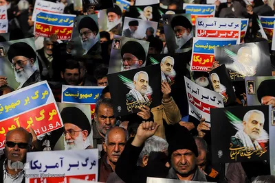 راهپیمایی مردم اصفهان در حمایت از اقدامات سپاه و مردم فلسطین