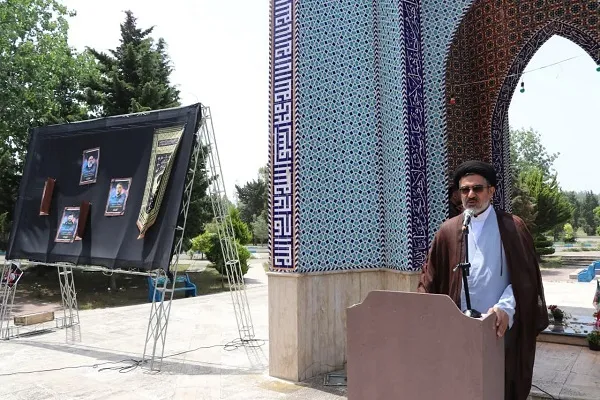 آیین گرامی‌داشت مقام والای شهدای خدمت در جوار بارگاه شهدای گمنام دانشگاه مازندران