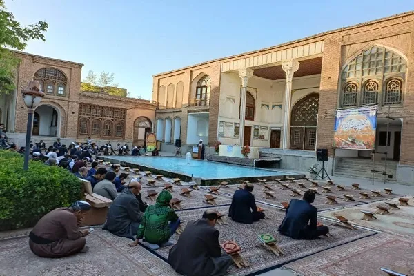 برگزاری محفل انس با قرآن در خانه کُرد سنندج + عکس