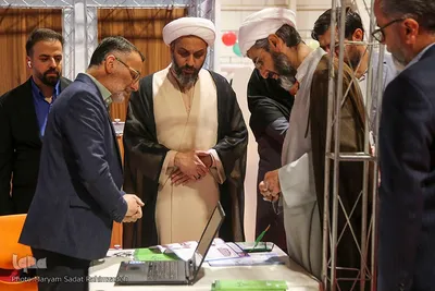بازدید مسئولین از نمایشگاه قرآنی شیراز