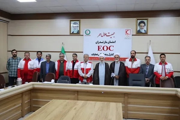 حضور آیت‌الله محمد باقر محمدی لائینی در مرکز کنترل و هماهنگی عملیات هلال احمر مازندران