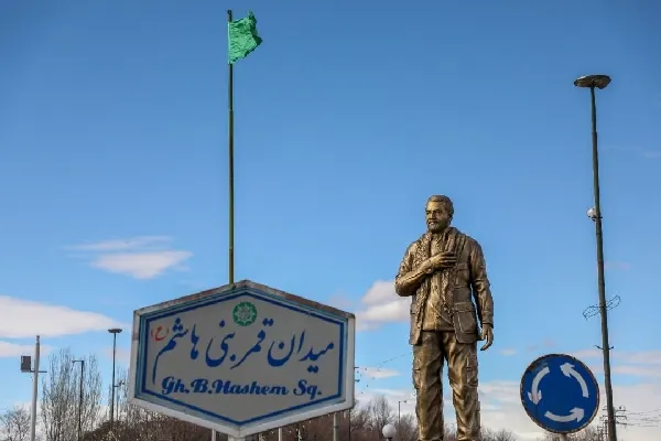پیام امام جمعه شهرکرد در پی هتک‌ حرمت به تندیس سردار سلیمانی