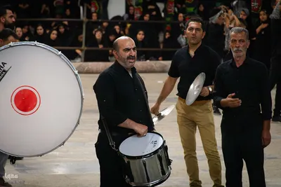 عزاداری شب هشتم محرم در گلستان شهدای اصفهان