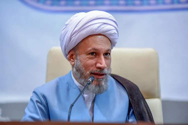 تمام مشکلات به دلیل فاصله از قرآن است / ایجاد صحن جدید در حرم شاهچراغ(ع)