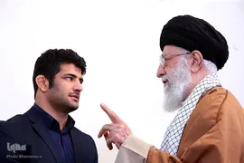 تجلیل رهبر انقلاب از پهلوان علیرضا کریمی