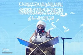 رقابت شرکت کنندگان در روز پایانی مسابقات قرآن کربلا