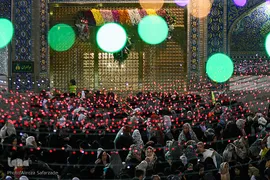 حرم مطهر رضوی در شب میلاد حضرت رضا(ع)