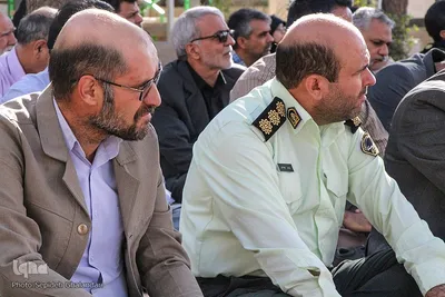غبارروبی مزار شهدای خراسان جنوبی توسط خبرنگاران