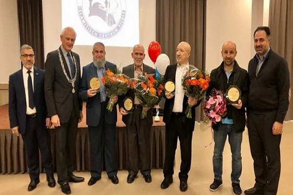 4 مسلمان هلندی نشان افتخار دریافت کردند
