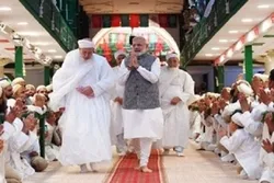 'মসজিদে মসজিদে ঘুরছেন নরেন্দ্র মোদি'