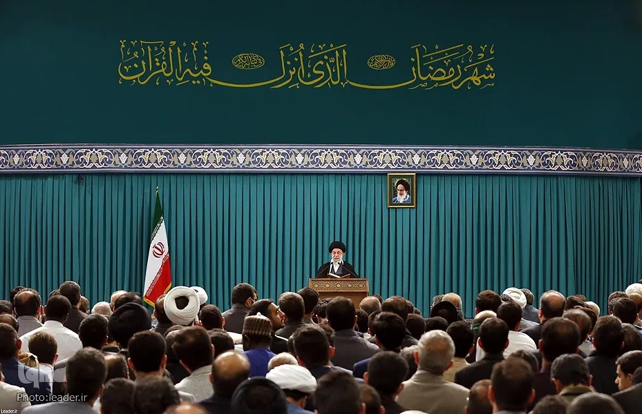 قائد الثورة: لقراء القرآن مكانة بارزة لإيصال رسالة الله إلى قلوب الناس + صور