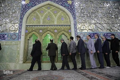 غبارروبی حرم حضرت معصومه(س) توسط جهادگران جهاددانشگاهی 