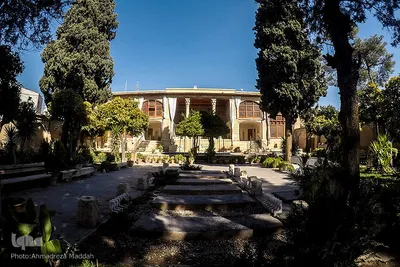 باغ موزه هفت تنان یا تکیه هفت تنان در شیراز